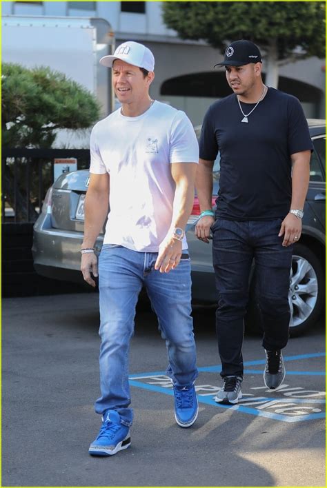 Mark Wahlberg Heads Out After Shopping At A Jewelry Store In Beverly
