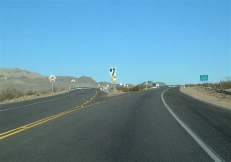 Two way traffic advance warning. Nevada @ AARoads - U.S. Highway 95 Southbound (Amargosa ...