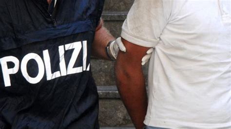 Video Police Arrest Powerful Organised Crime Boss In Italy