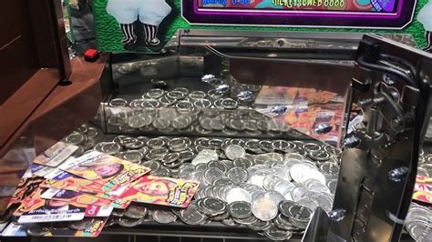 Kokomo Joes Arcade Willy Wonka Coin Pusher Winning Lots Of Cards