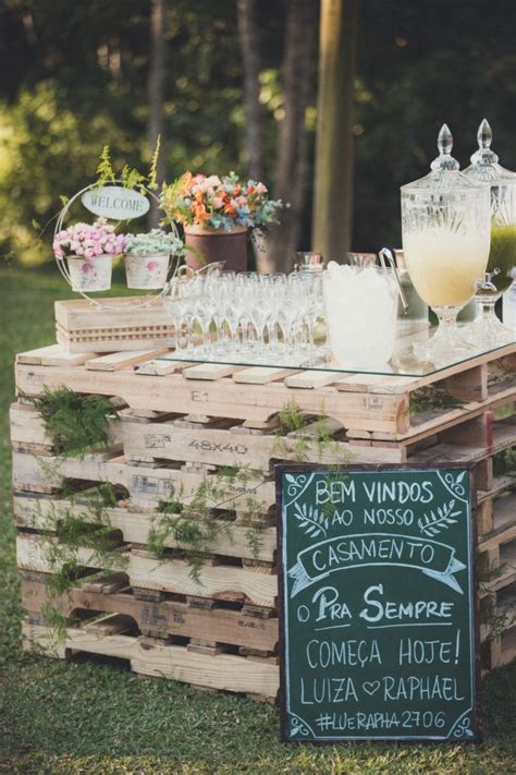 If you are new to this dog house project, get help from tutorials and written guidelines. DIY Rustic Decorations Made of Pallets for Your Wedding ...