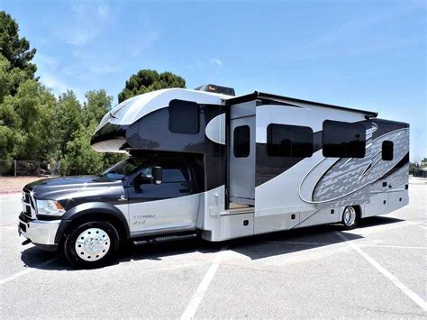 2018 New Dynamax Corp Isata 5 36ds 4x4 Super C King Bed Cummins Diesel