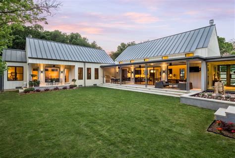 Glorious Modern Farmhouse In Dallas Texas 12 Hq Pictures Metal