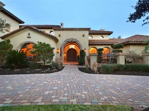 Spanish Style Home Austin Texas Like The Paver Driveway Over