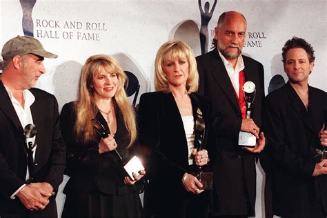 See Fleetwood Mac Enter The Rock And Roll Hall Of Fame In 1998