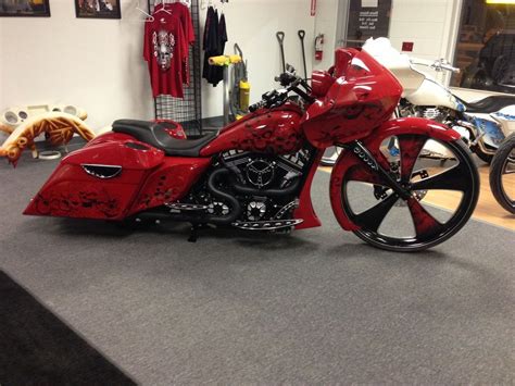 Custom harleys custom motorcycles harley davidson glide harley bagger custom paint building motorbikes buildings construction. custom harley baggers - Bing Images