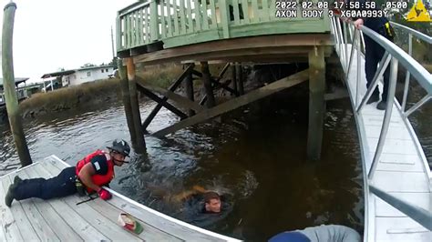 Georgia Cops Jump In Freezing River To Rescue Drowning Woman Trapped Under Dock News Realpress
