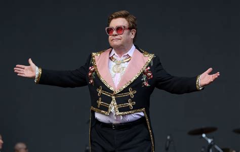 Elton John Anuncia El Lanzamiento De La Elton John Classic Concert