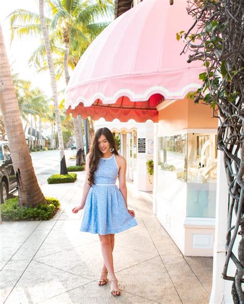 Style And Travel Blogger Eva Darling Wearing A Lilly Pulitzer Tori