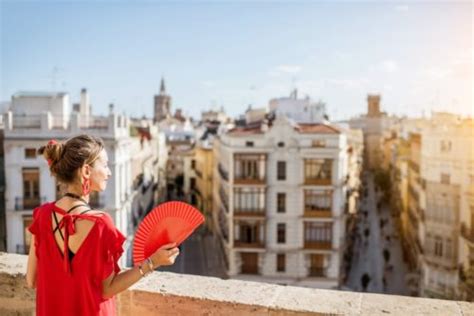 Culture Work Life The Pros And Cons Of Living In Spain Fluentu Travel Blog