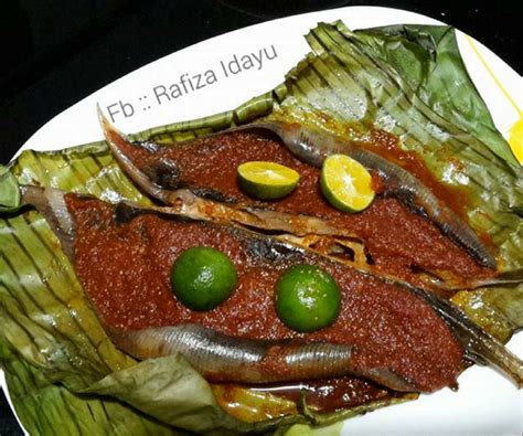 Sajian ikan nila bakar mungkin seringkali anda nikmati di rumah makan. Resipi Ikan Pari Bakar Tanpa Guna Arang. Memang Mudah! - RASA