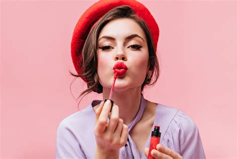 A Guide On Choosing The Right Lipstick Shade For Asian Women