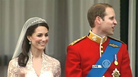 Prince William And Kate Middleton S Balcony Kiss Youtube