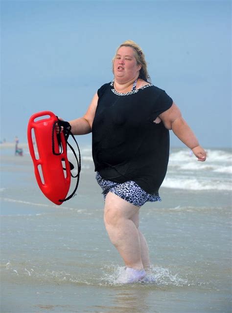 Mama June Does The Baywatch Slow Motion Beach Run Barnorama