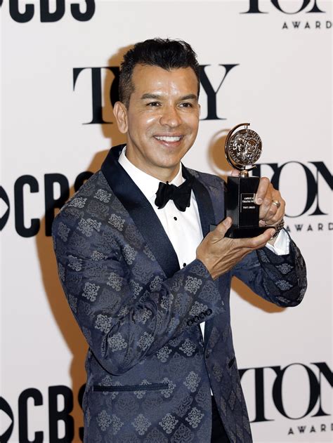 El Colombiano Sergio Trujillo Gana El Tony A La Mejor Coreografía
