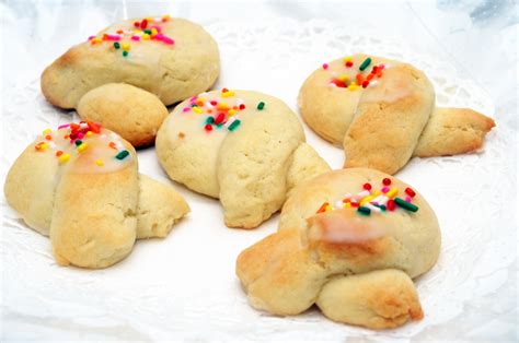 Anise cookies are a classic italian cookie that are packed full of anise flavor. CNYEats A Taste of Utica Anise Cookies