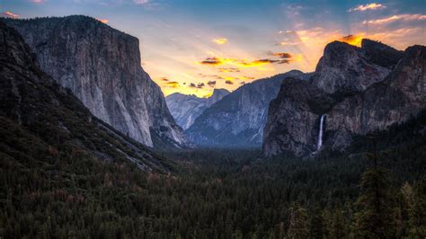 Sunrise On Yosemite Valley Yosemite National Park California Wallpaper