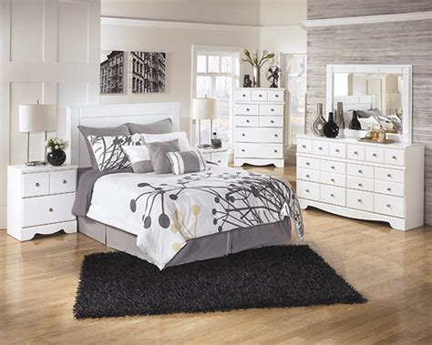 Free shipping on many items! Weeki Modern White Bedroom Set Special | Marjen of Chicago ...