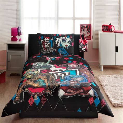 This powhattan reversible comforter set gives you two great options for your bedroom ensemble, allowing you to easily switch up your bed's look simply by flipping the comforter around. Monster High Bedding Set Single by BaharHomeTextile on ...