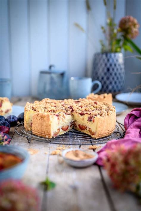 Pflaumen grieß kuchen mit amarettini streuseln bild. Griesspudding-Kuchen mit Pflaumen: Spätsommerglück ⋆ ...