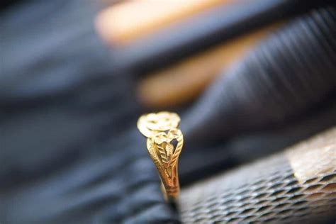 You might thus be tempted by diy methods that involve adhering something to your ring. When and How to Make a Ring Smaller Without Resizing | Santayana Jewelry