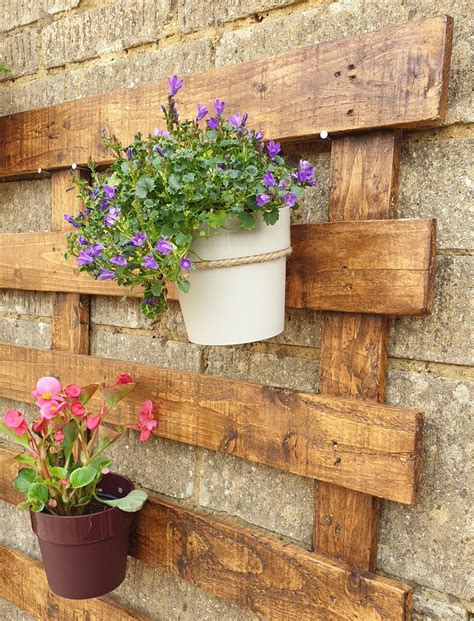 Diy Upcycled Pallet Wall Planter The Lifestyle Blogger Uk