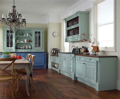 It was also common to paint the wood—we're especially fond of the classic checkerboard pattern. 20 Classy Vintage and Retro Kitchen Designs