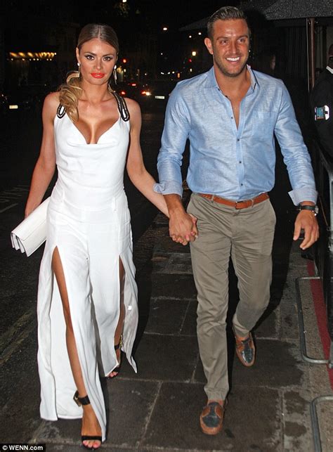 Chloe Sims Shows Off Her Cleavage On Date Night With Towie Co Star Elliott Wright Daily Mail