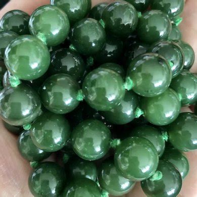 Stunning Vintage Spinach Green Nephrite Jade Hand Knotted Endless