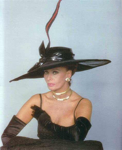 Sophia Loren Leather Gloves Vrouw Foto S