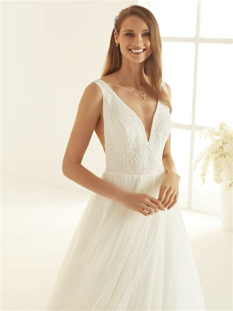 Bestellen brautkleider 2020 zu günstigen preisen.durchstöbern sie unsere brautmode kollektion 2020 und finden sie jetzt ihr traumkleid! Brautkleid mit Plunge-Ausschnitt von Bianco Evento | braut.de