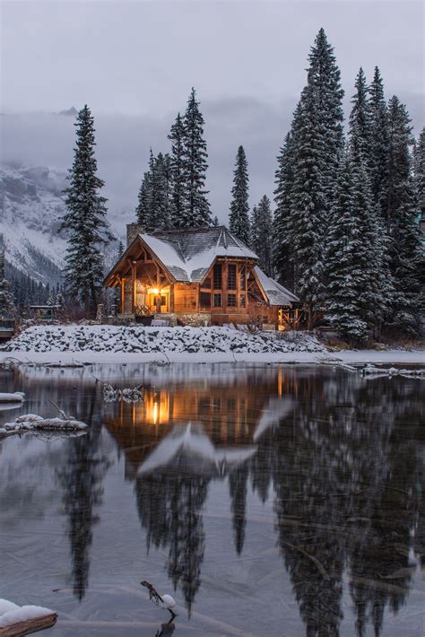 The Snowy Heaven Emerald Lake Canada Photo By Ian Keefe Iankeefe Cabin Wooden House