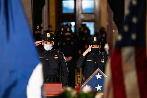 Congress Honors Officers Who Responded To Jan 6 Riot The New York Times