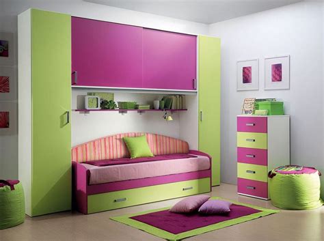 Pink and green in the bedroom make a great combination, you can match it with antique finds for a romantic and detail rich story. 20 Fun Pink And Green Bedroom Designs | Home Design Lover