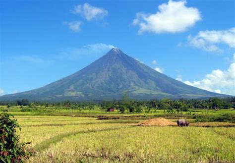 Mayon Volcano And Its Perfect Cone Travel To The Philippines