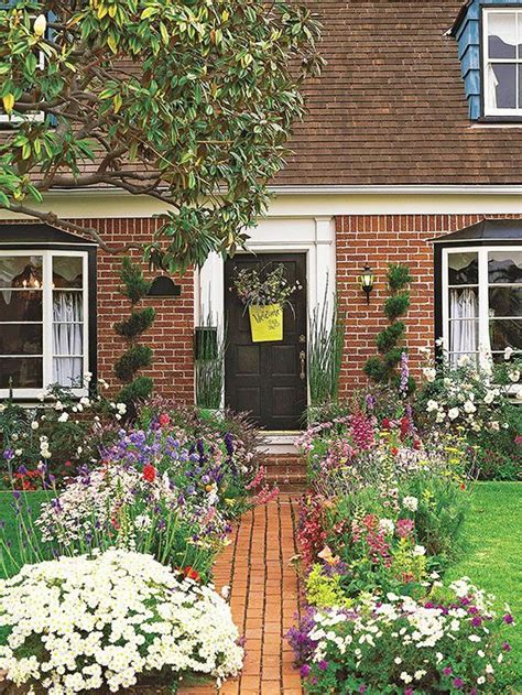 Small Space Landscaping Ideas In 2021 Garden Front Of House Front
