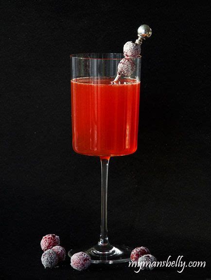 This christmas tipple is good with or without booze, making it perfect for a celebration with friends and family of all ages. Holiday Cranberry Orange Smoothie | Recipe | Bourbon cocktails, Whiskey drinks recipes ...