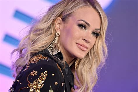 Carrie Underwood Reminisces On Her ‘american Idol Days As She Performs