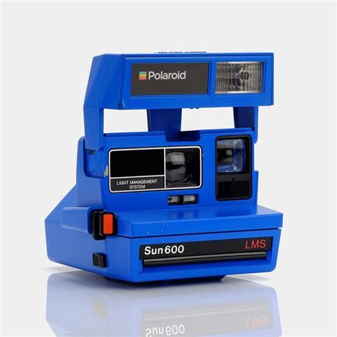 This Vintage Polaroid 600 Camera From The 1980s Has Been Refurbished