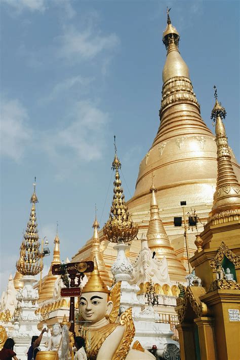 Shwedagon Pagoda In 2021 Shwedagon Pagoda Buddhist Stupa Pagoda