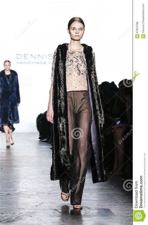 Dennis Basso FW 2016 Editorial Stock Photo Image Of Woman 67954788