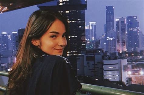 Every day, enzy storia and thousands of other voices read, write, and share important stories on medium. Bikin Satu Indonesia Panik, Artis Cantik ini akan Nafkahi ...