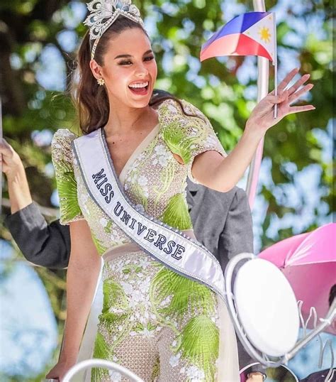 Catriona Gray Is All Smiles During Her Homecoming In The Philippines Beauty Pageant Pageant