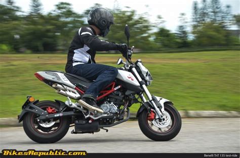 Back in 2017, benelli burst onto the small bike scene with their tnt 125, battling against the likes of honda's grom and. Test-ride: Benelli TnT 135 - Mighty mini-moto! - BikesRepublic