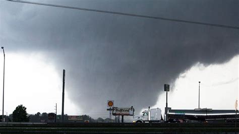 This was taken across the street from arab elementary school. The deadly tornado outbreak in southern U.S. | Earth ...