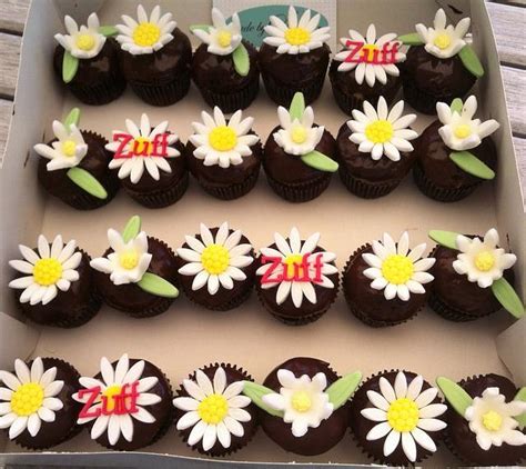 Edelweiss And Daisy Cupcakes Cake By Sonia Cakesdecor