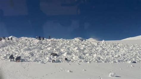 kashmir avalanche indian soldiers missing in siachen feared dead bbc news