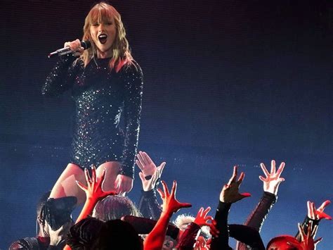 Beyond Thrilled Quebec Nurse Donates Taylor Swift Tickets To