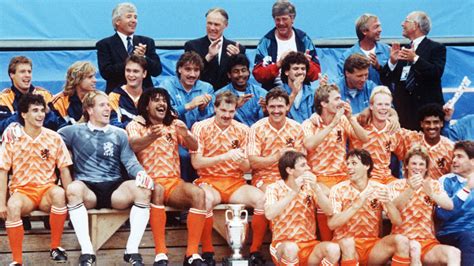 1986 football world cup + 1988 european championship. EK 1988: Oranje bevrijdt Nederland met eerste titel - EK ...