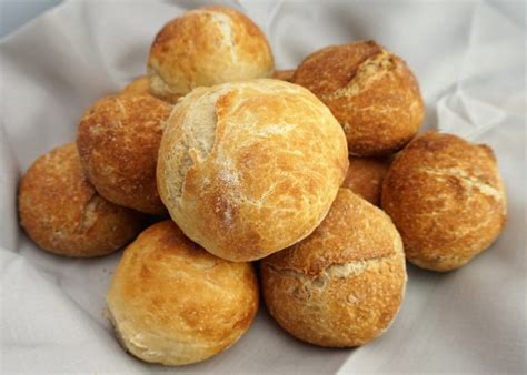 Homemade Crusty Bread Rolls With No Kneading Moorlands Eater